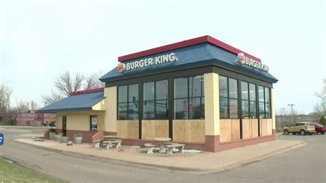 Prank caller convinces Burger King workers to bust out windows | CNN