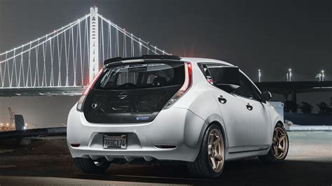 This Nissan Leaf - Eternal Garage