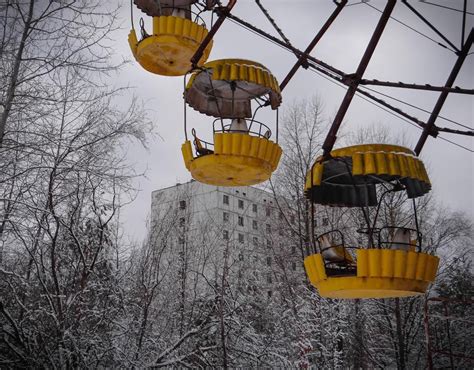 Ferris wheel abandoned at the Chernobyl site | Haunting images of Chernobyl's no-go zone ...