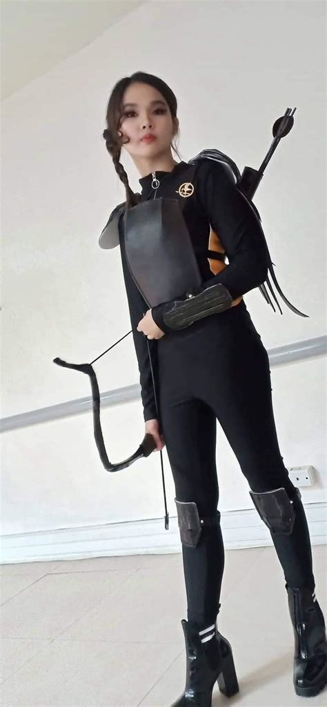 Katniss Everdeen costume | Hunger games costume, Katniss everdeen outfit, Hunger games halloween ...