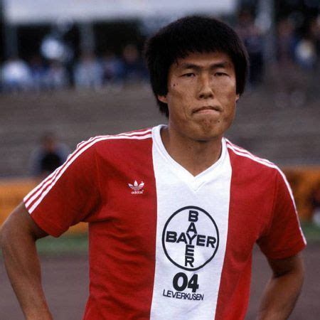 Cha Bum-kun (Bayer 04 Leverkusen, 1983–1989, 185 apps, 52 goals) | Futbol