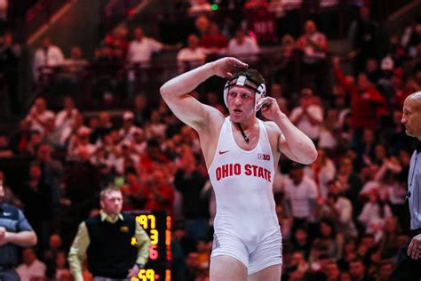 Wrestling: Ohio State finishes first day at NCAA championships in first place – The Lantern