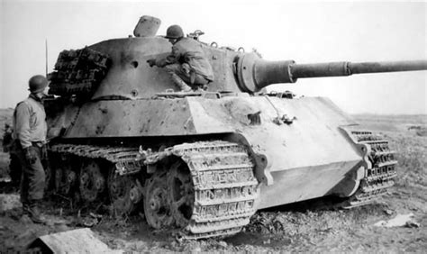 Knocked-out King Tiger tank of the Schwere Heeres Panzer Abteilung 506 : r/DestroyedTanks