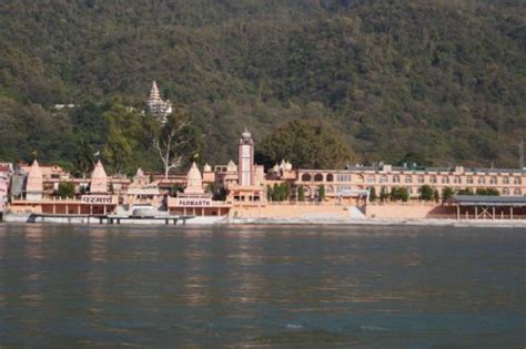 Book Online & Inquire Parmarth Niketan Yoga Ashram in Rishikesh