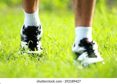 Portrait Runner Feet Running On Grass Stock Photo 292189427 | Shutterstock