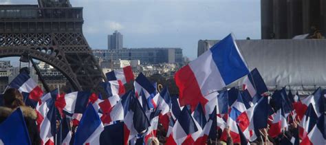 French politics, government and constitution. About-France.com