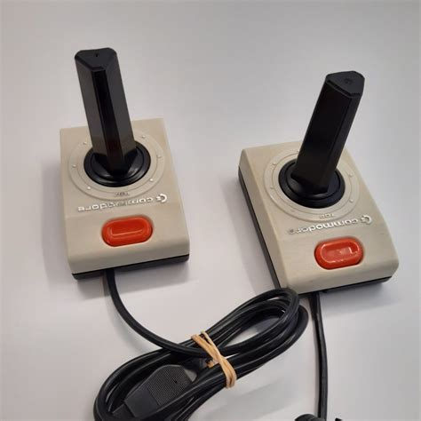 Official Commodore joystick Type C-1311- C64 C16 VIC20