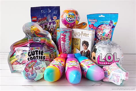 Surprise Blind Bag Easter Basket | artsy-fartsy mama