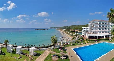 Sol Beach House Menorca in Santo Tomas, Menorca | Holidays from £341pp | loveholidays