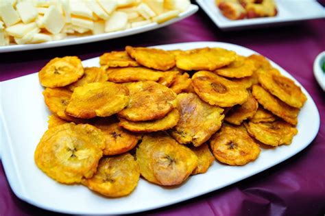 Image associée Plantains Fried, Gastronomy, Vegan Recipes, Food And Drink, Restaurant, Cookies ...