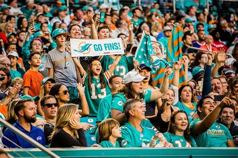 Yardbarker Says Miami Dolphins Fans Are NFL's Second Worst | Miami New Times