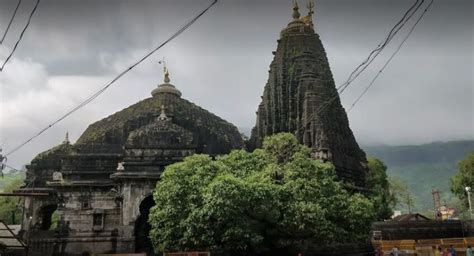 Trimbakeshwar Shiva Temple - History, Darshan Timings, Pooja Cost