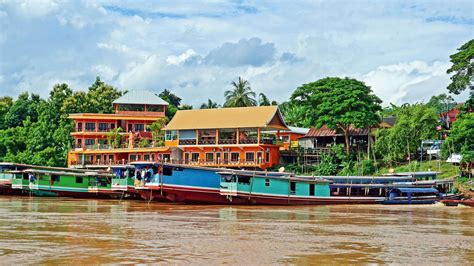 How To Embrace The Local Culture & Enjoy Slow Living On Mekong River