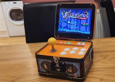 Awesome Raspberry Pi lunchbox arcade game - Geeky Gadgets