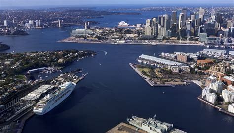 Gallery of Sydney Cruise Terminal / Johnson Pilton Walker Architects - 4