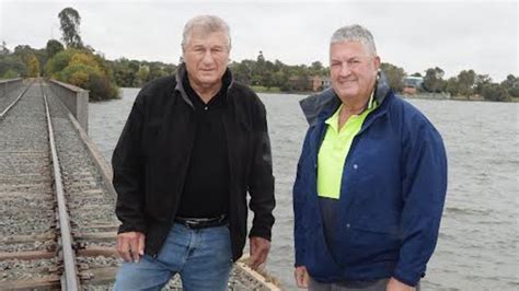 Yarrawonga-Mulwala residents, farmers anger at new bridge delays | The Weekly Times