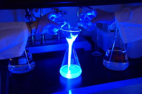 Electrochemiluminescence and Chemiluminescence Lab | OIST Groups