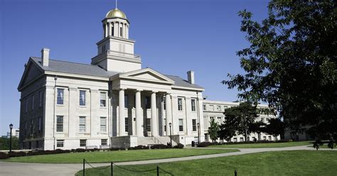 University of Iowa administrators freeze faculty, staff salaries