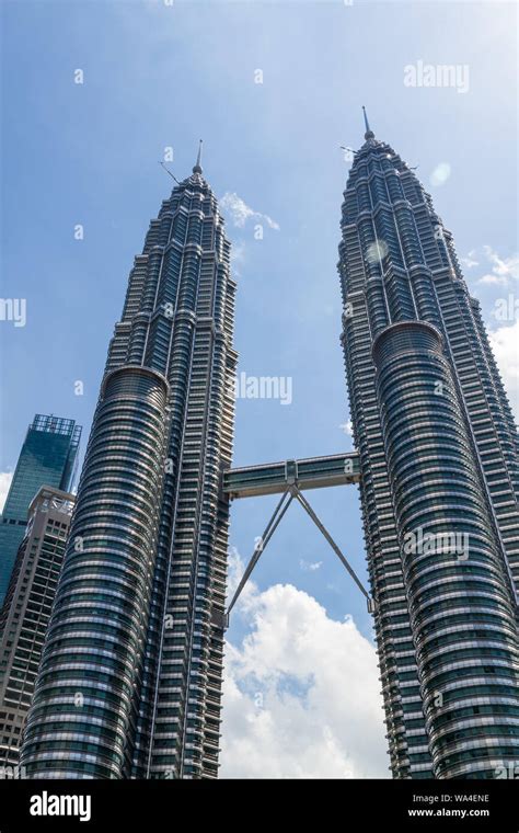 Petronas towers construction hi-res stock photography and images - Alamy