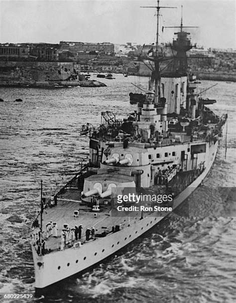 Battlecruiser Hms Hood Photos and Premium High Res Pictures - Getty Images