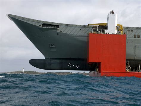 HMAS Canberra Landing Helicopter Dock (LHD) Hull Arrives in Port ...