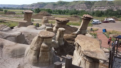 Drumheller Badlands, Alberta | Badlands, Natural landmarks, Drumheller