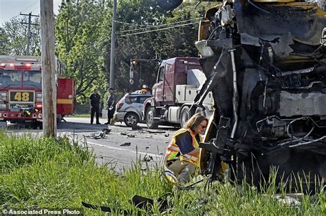 Pennsylvania school bus crash sends a dozen to hospital | Daily Mail Online