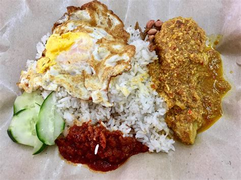 nasi lemak rendang ayam - Nathan Greene