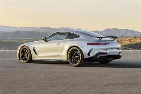 2024 Mercedes-AMG GT coupe unveiled with 4 seats - offroadingblog.com