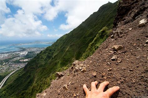 Extreme Hiking Hawaii: Moanalua Saddle to Keahiakahoe