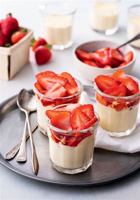 Strawberries with Mascarpone Mousse Recipe