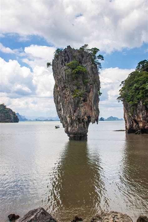 Phang Nga Bay, James Bond Island in Thailand Stock Image - Image of reef, beach: 125859903