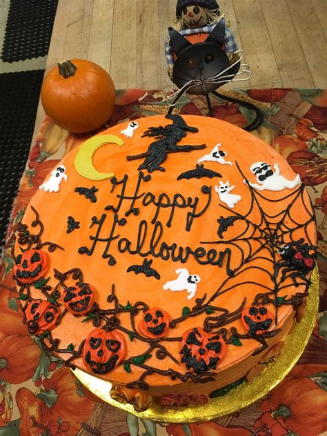 Halloween cake iced & decorated with buttercream, a Spooktacular treat ...