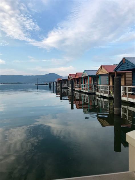 Stay In A Nickajack Lake Floating Cabin At This Resort