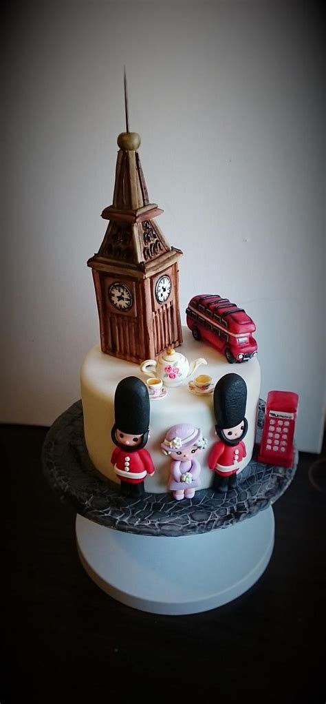 London - Decorated Cake by cristinabadea2008 - CakesDecor