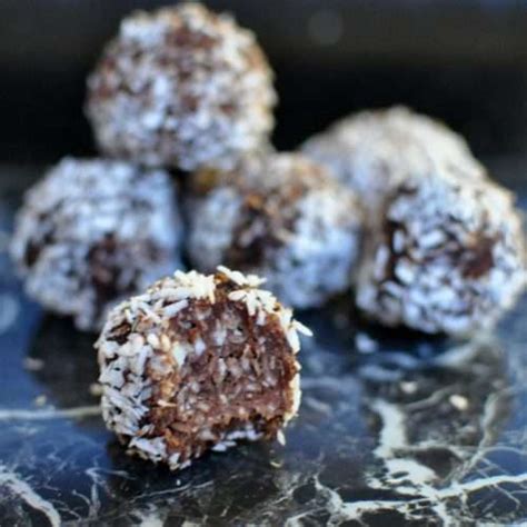 Keto Coconut Balls - Keto and Low Carb Dessert Recipe - Ketolibrary.com