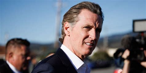 Gavin Newsom makes surprise stop at Florida college to attack DeSantis ...