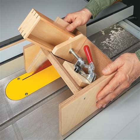 Table Saw Jig for Stronger Boxes | Woodsmith