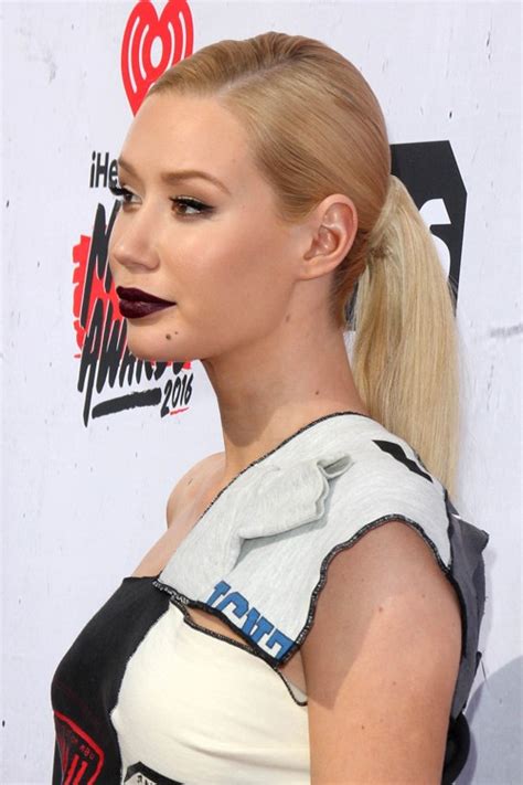 Iggy Azalea's Hairstyles & Hair Colors | Steal Her Style