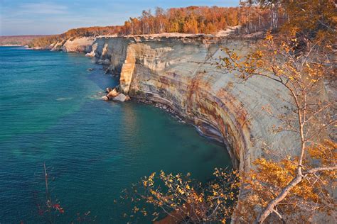 Towering cliffs of Pictured Rocks National Lakeshore Pictured Rocks National Lakeshore, Picture ...