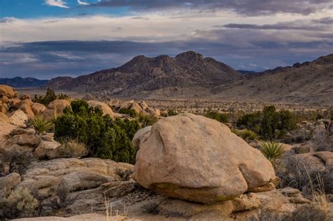 Difference Between Rocks & Boulders | ehow