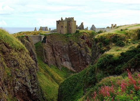 Visit Dunnottar Castle in Scotland - YourAmazingPlaces.com