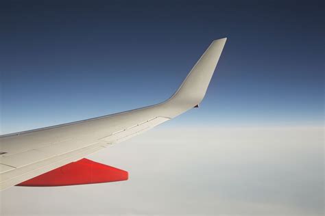 The Physics of Why Airplane Wings Oscillate in Turbulence | WIRED