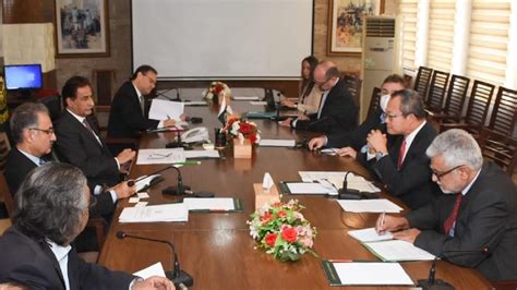 World Bank Urges Expansion of Renewable Energy Projects in Pakistan