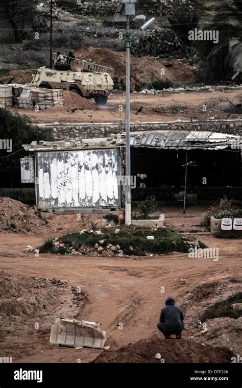 Gaza, Palestinian Territories. 15th Feb, 2014. A Palestinian tunnel ...