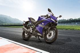 Yamaha R15S Mileage - Check Average Per Liter for R15S