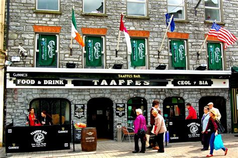 Galway nightlife: 10 BARS AND CLUBS you NEED to experience