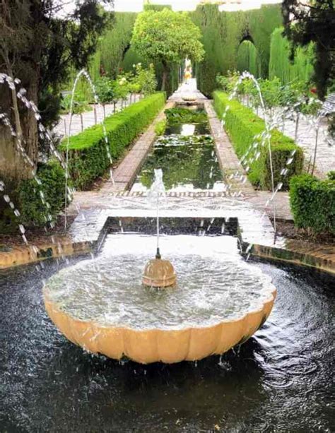 History of the Alhambra's Paradisal Gardens and Courtyards - Lions in the Piazza