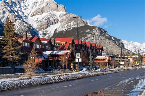 10 Best Places to Go Shopping in Banff - Where to Shop in Banff and ...