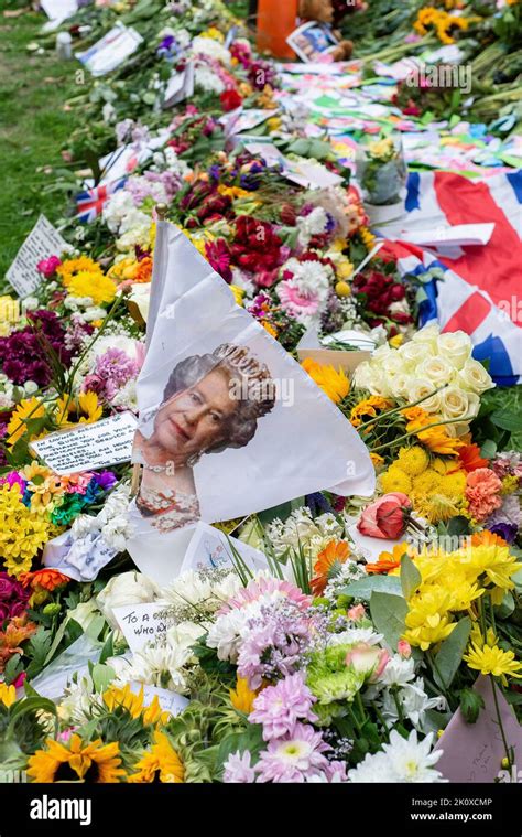 Floral Tributes to Queen Elizabeth II. London, September 2022 Stock ...